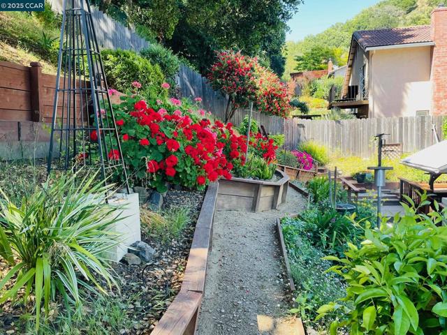 847 Maison Way, Richmond CA: https://media.crmls.org/mediaz/f5a4817d-398a-4d12-9518-b500662de5b2.jpg