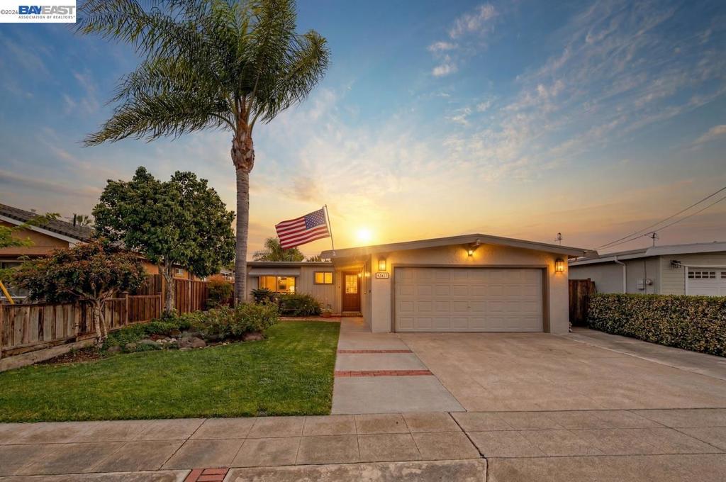 42657 Newport Dr