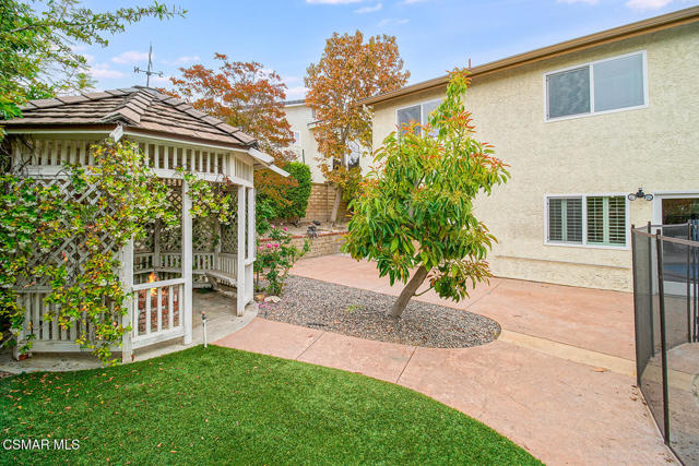 2111 Peak Place, Thousand Oaks CA: https://media.crmls.org/mediaz/f5a7781e-e11b-4715-949f-ad6753f3300e.jpg