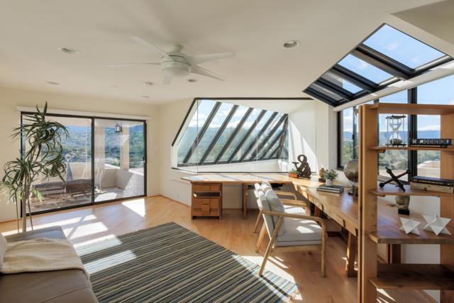 14300 Saddle Mountain Drive, Los Altos Hills CA: https://media.crmls.org/mediaz/f5a86af1-cfcf-451c-9102-01bd8d23ce06.jpg