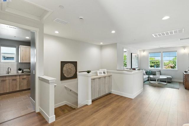 1685 Arione Street, Brentwood CA: https://media.crmls.org/mediaz/f5a8adfb-785b-44ab-97bd-54584ecc2c98.jpg