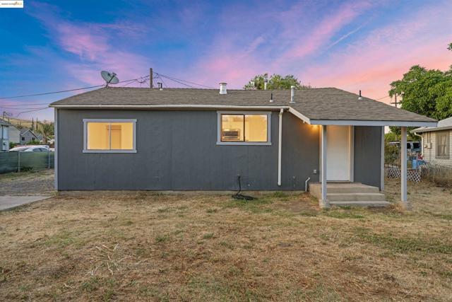 4040 Ellis Rd, Martinez CA: https://media.crmls.org/mediaz/f5a8d6e3-3a57-44b7-9816-4eb943203c79.jpg