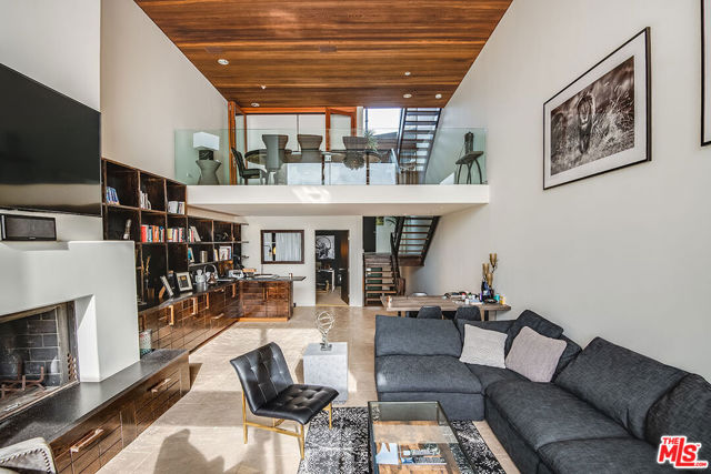 3817 OCEAN FRONT Walk photo 5