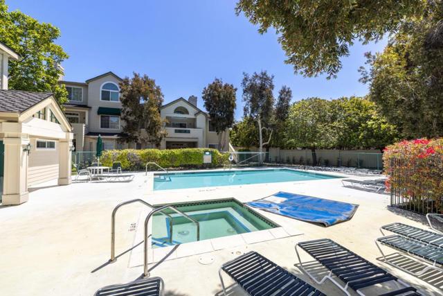 2309 Hastings Shore Lane, Redwood City CA: https://media.crmls.org/mediaz/f5aaa3f5-6e2f-4442-957b-c9be1454c574.jpg