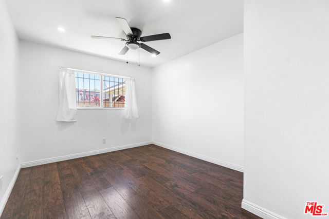 24613 Neptune Avenue, Carson CA: https://media.crmls.org/mediaz/f5aac40a-7434-48cf-88a1-81f8b3e16a7a.jpg