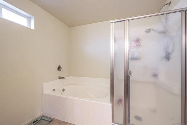 21540 Ives Dr, California City CA: https://media.crmls.org/mediaz/f5ab7ac3-45c0-4db0-a17c-c99d5b189be8.jpg