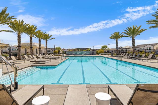 6183 Summit Crest Circle, San Diego CA: https://media.crmls.org/mediaz/f5abbab3-ef82-4dc8-9c54-be9667790c65.jpg