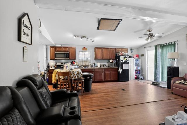 16522 Stagecoach, Corning CA: https://media.crmls.org/mediaz/f5ac8d18-ded2-4d11-a604-49dbd7878e70.jpg