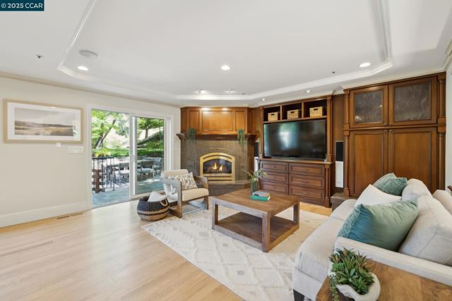 135 Dean Rd, Alamo CA: https://media.crmls.org/mediaz/f5accc4d-b4c1-464a-9ed2-8bc785502523.jpg