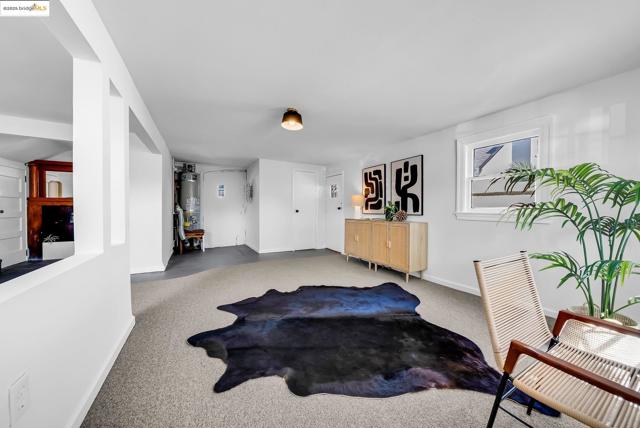 5605 Picardy Dr, Oakland CA: https://media.crmls.org/mediaz/f5ad326d-b340-40ca-a811-ada6424b2ecc.jpg