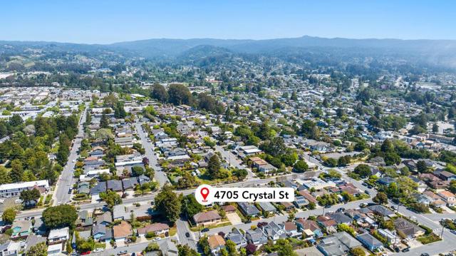 4705 Crystal Street, Capitola CA: https://media.crmls.org/mediaz/f5adbc03-87f4-414e-bce6-792c0e7e4c3e.jpg