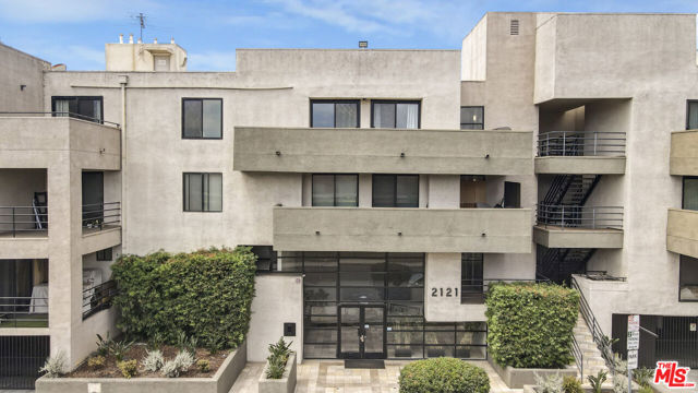 2121 Beloit Avenue, Los Angeles CA: https://media.crmls.org/mediaz/f5adeb1f-51da-4078-b292-d8c031e313c9.jpg