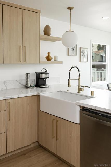 8210 Orchard Ave, La Mesa CA: https://media.crmls.org/mediaz/f5ae75e7-8de4-4fb0-ab09-28d1bc842304.jpg