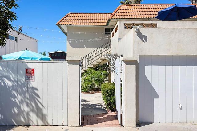 1817 19 Coast Boulevard, Del Mar CA: https://media.crmls.org/mediaz/f5aff41d-c1e5-49e9-ba2d-bec27c7680a6.jpg