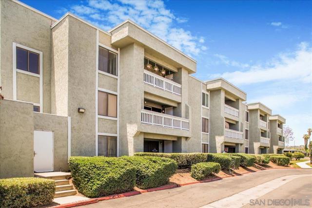 1050 E Washington, Escondido CA: https://media.crmls.org/mediaz/f5b19745-6cf5-43ae-86c4-dc966a544533.jpg