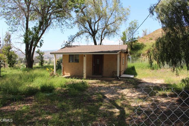 17000 South Mountain Road, Santa Paula CA: https://media.crmls.org/mediaz/f5b226a7-d7ed-4c3e-a9e9-56a0c446b7da.jpg