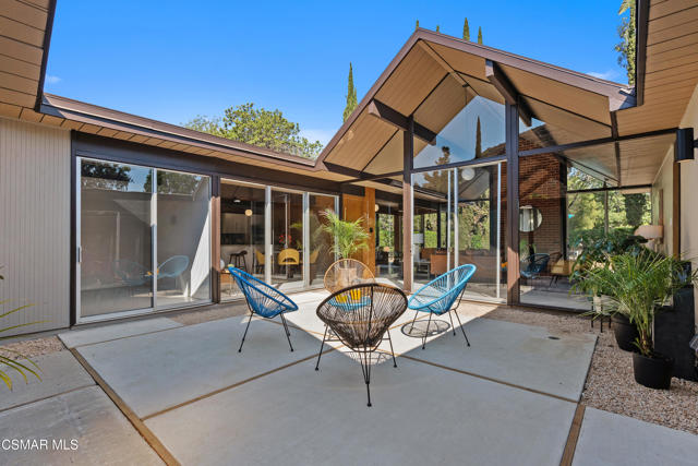 1449 Fordham Avenue, Thousand Oaks CA: https://media.crmls.org/mediaz/f5b25ccb-c556-4cdf-a9cf-7b6012210eec.jpg