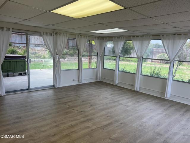 731 Tudor Circle, Thousand Oaks CA: https://media.crmls.org/mediaz/f5b2ce73-cc68-4609-87db-5be12f455624.jpg