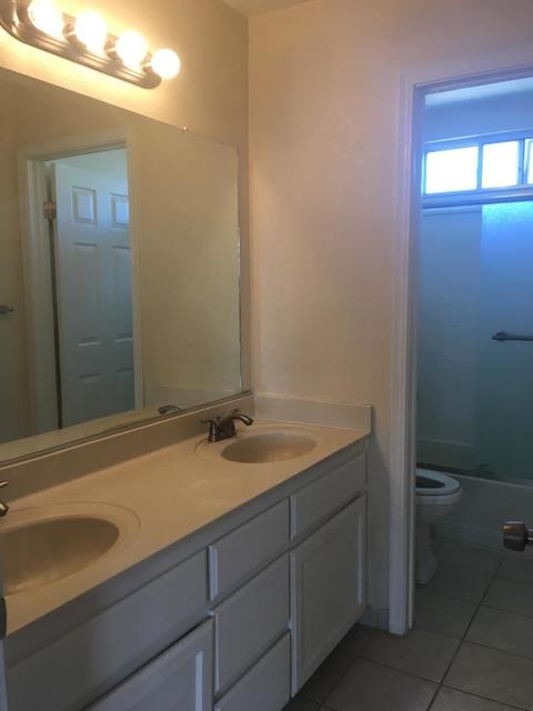 1109 Elmsford Way, Salinas CA: https://media.crmls.org/mediaz/f5b301bf-9bcc-4827-993a-def33a670a55.jpg