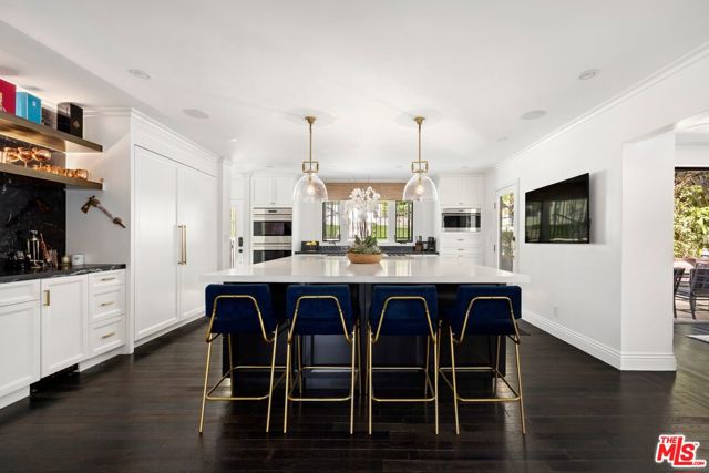 1472 N Kings Road, West Hollywood CA: https://media.crmls.org/mediaz/f5b331d7-8d48-42ce-9997-6285aecdf990.jpg