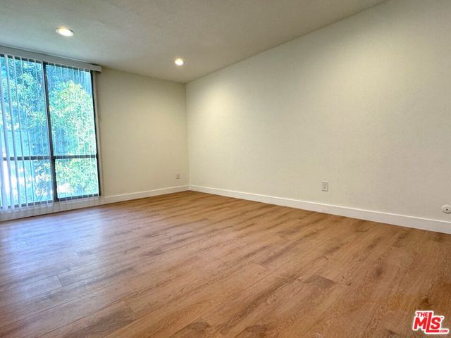 8601 International Avenue, Canoga Park CA: https://media.crmls.org/mediaz/f5b3391e-5b2f-458b-a62f-77c859a93f60.jpg