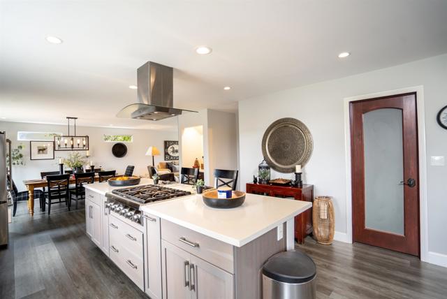 13349 Portofino Dr, Del Mar CA: https://media.crmls.org/mediaz/f5b3f101-d461-420e-90f1-8b3f37492b1f.jpg