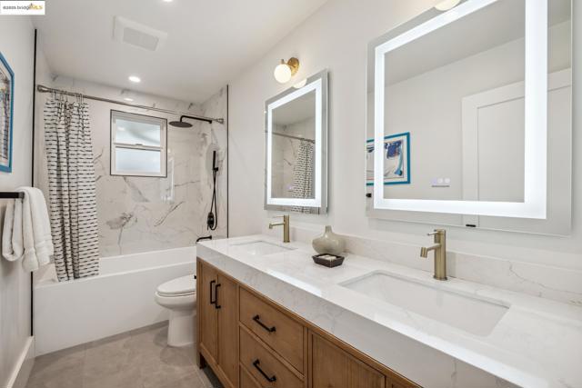 2312 Eighth St, Berkeley CA: https://media.crmls.org/mediaz/f5b41803-0a36-4f2f-8227-9c99e3fdbf6b.jpg
