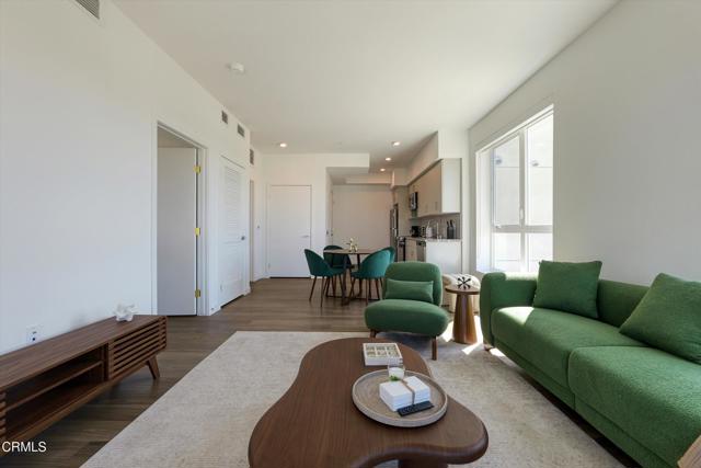 Detail Gallery Image 9 of 39 For 18900 Parthenia St #402,  Northridge,  CA 91324 - 1 Beds | 1 Baths