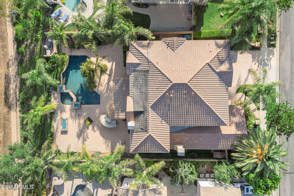 https://media.crmls.org/mediaz/f5b4c68d-880b-4456-ba69-1306c68fee90.jpg?preset=X-Large