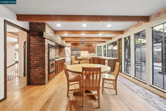 58 Saint Andrews Ln, Alamo CA: https://media.crmls.org/mediaz/f5b53d81-63c2-41ba-90c9-b46ccf40c628.jpg