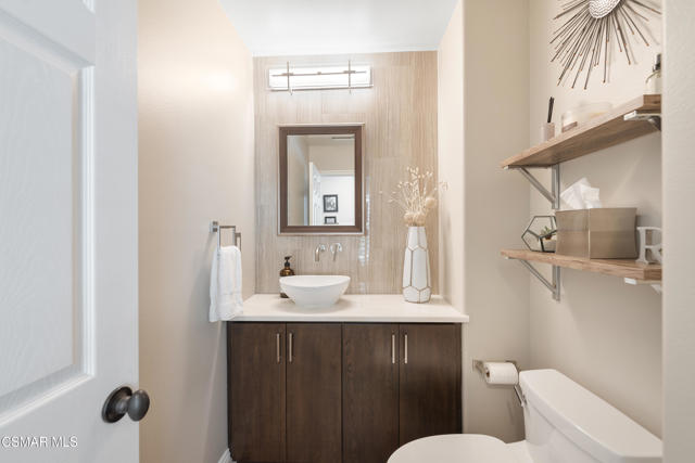 976 Blackbourne, Oak Park CA: https://media.crmls.org/mediaz/f5b573a2-183c-4068-b56d-d7ed2056632e.jpg