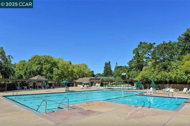 1084 Southdown Court, Walnut Creek CA: https://media.crmls.org/mediaz/f5b5be4a-f6a7-4257-a90b-b67af68bd16f.jpg