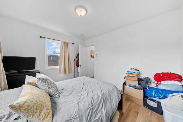 42 48 E 5Th Street, National City CA: https://media.crmls.org/mediaz/f5b662a4-0e7b-487d-9a5a-28faff373bee.jpg