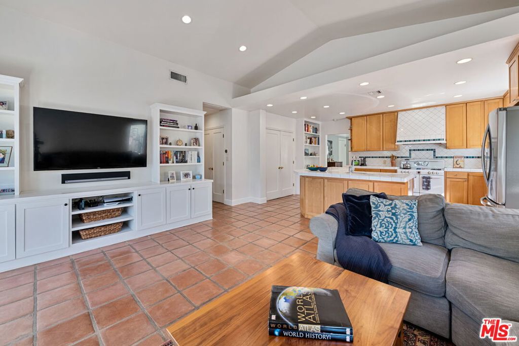 MLS #25606059 image #28