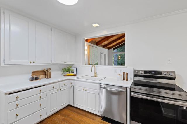 740 Barcelona Drive, Millbrae CA: https://media.crmls.org/mediaz/f5b6c8eb-cf76-4ef5-baa1-934fb022145d.jpg