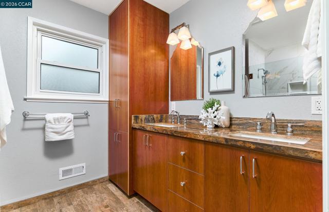 Image 22 of 43 For 23 Capistrano Ct