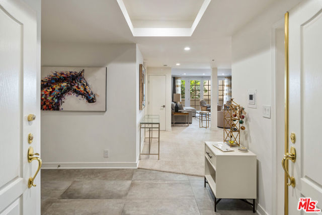 575 S Barrington Avenue, Los Angeles, CA 90049