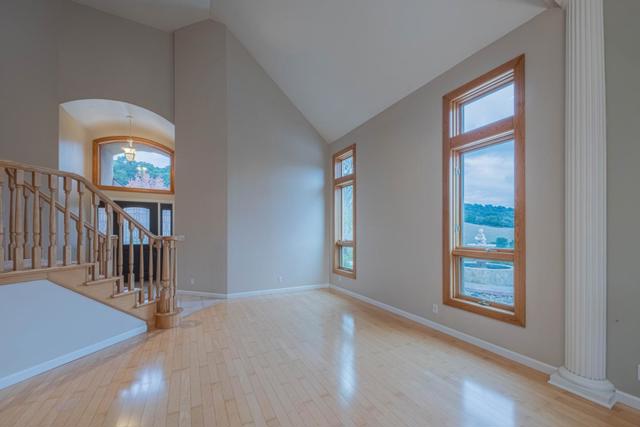 20160 Rock Springs Lane,  CA: https://media.crmls.org/mediaz/f5b95b5f-a094-45de-9bce-ff9fd7663747.jpg