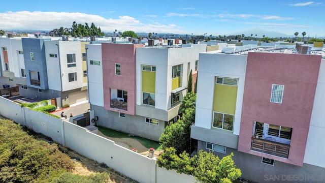 722 Anchor Ct, Chula Vista CA: https://media.crmls.org/mediaz/f5b9a4af-c911-4f9e-9db5-7c40f2963d6e.jpg
