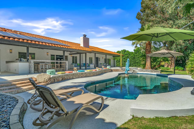 43170 Warner Trail, Palm Desert CA: https://media.crmls.org/mediaz/f5ba3ca4-ba62-4769-b840-b3c8c8d4204a.jpg