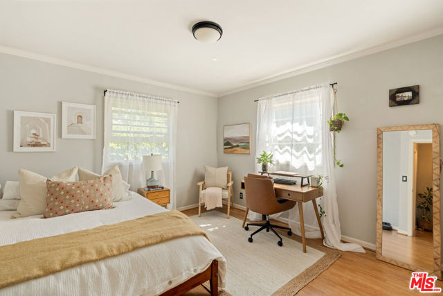 420 Pacific Street, Santa Monica CA: https://media.crmls.org/mediaz/f5bad79a-c5cf-4fa4-87ff-07ea5e241cbe.jpg