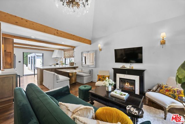 8961 Dicks Street, West Hollywood CA: https://media.crmls.org/mediaz/f5bb46c3-4052-4bc6-a4d6-9993ef86df94.jpg