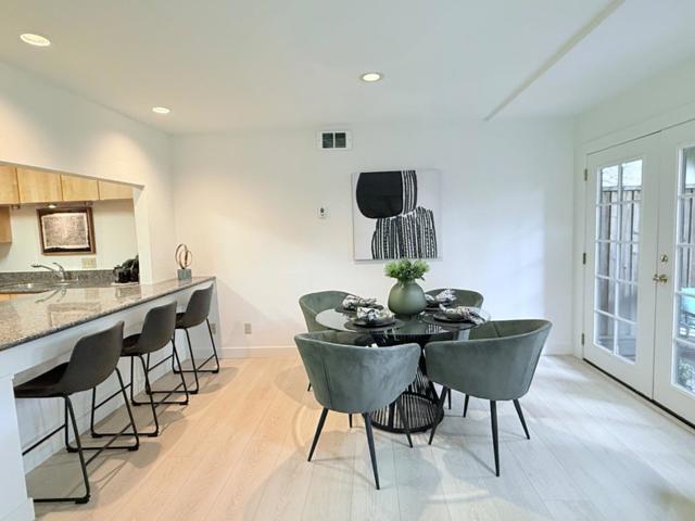 421 Sierra Vista Avenue, Mountain View CA: https://media.crmls.org/mediaz/f5bbcb14-8030-4bd2-ba1f-df0bbada7f2c.jpg
