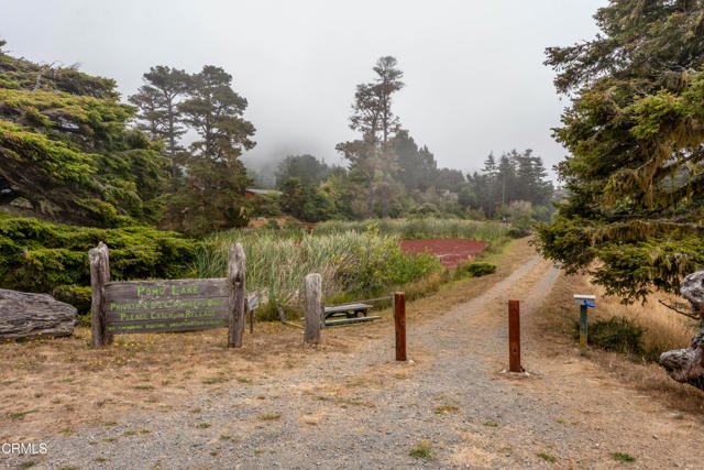 15741 Forest View Road, Manchester CA: https://media.crmls.org/mediaz/f5bc4c59-3469-43d6-b1df-7d171d342617.jpg