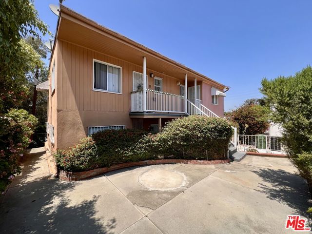 419 La Colina Drive, Inglewood CA: https://media.crmls.org/mediaz/f5bc6aa3-e410-43c8-9d3a-4d945e3ae0fb.jpg