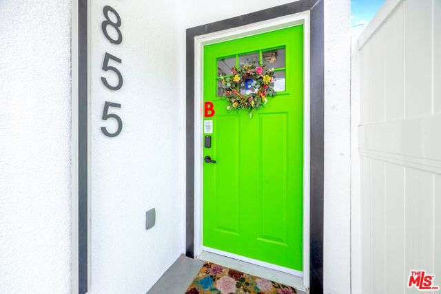 5853 Vineland Avenue, North Hollywood CA: https://media.crmls.org/mediaz/f5bcb827-d3e7-4c7d-925f-edb7c16d5322.jpg