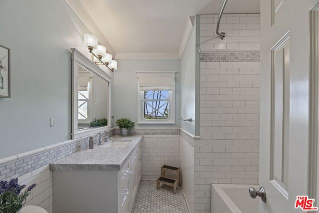 3313 Coy Drive, Sherman Oaks CA: https://media.crmls.org/mediaz/f5bcba6e-437d-42c9-bb8e-55c612ac06de.jpg