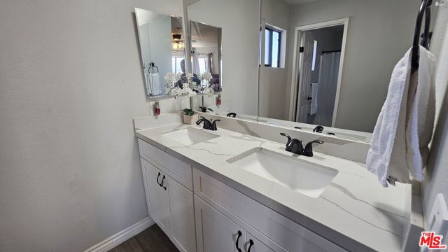 7024 Laurel Place, Highland CA: https://media.crmls.org/mediaz/f5bd1894-539b-4e4c-97d1-58840ea44b2c.jpg