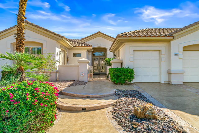 35882 Royal Sage Court, Palm Desert CA: https://media.crmls.org/mediaz/f5bdd7fa-2cbd-4e1e-8bf5-bbd3bfcff7c8.jpg
