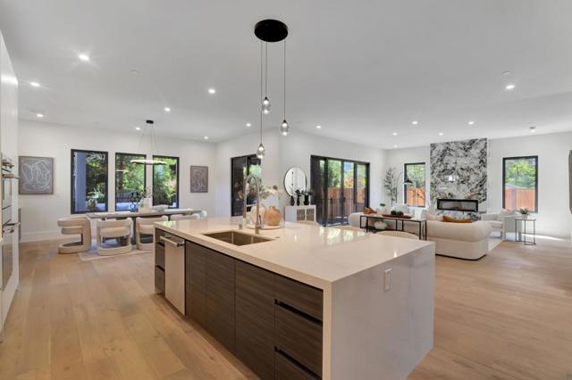 546 9th Avenue, Menlo Park CA: https://media.crmls.org/mediaz/f5be5253-2e68-4aae-a424-4bbac8eacb1a.jpg